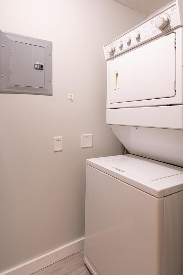 Mountain View 2 Bedroom Condo - Wt Top Floor-401 Canmore Exterior photo